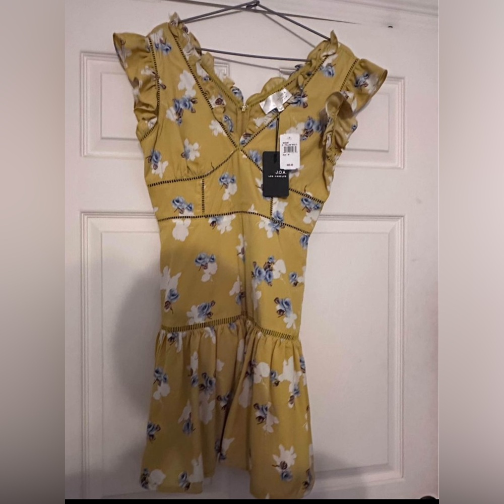 J.O.A floral print dress BRAND NEW . Fit and flare size M.